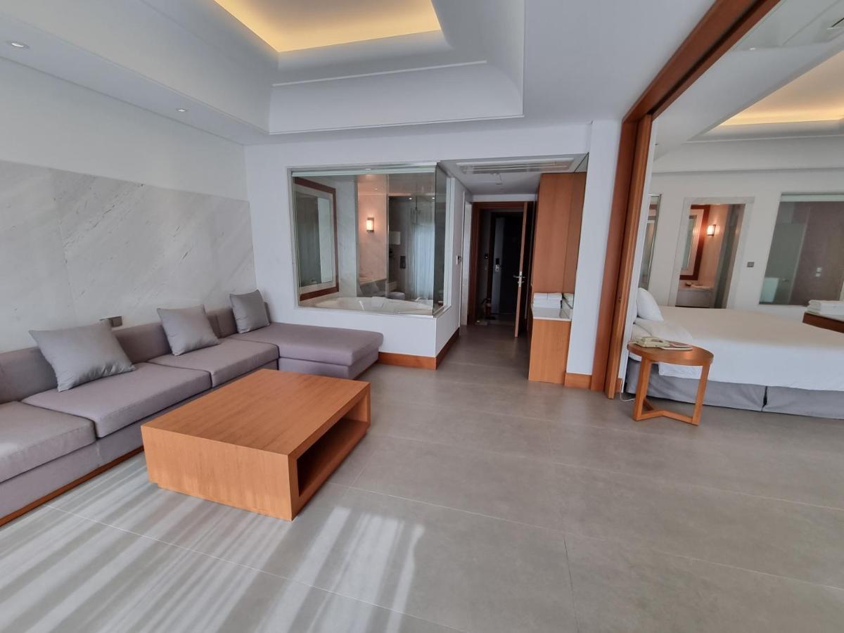 Pinegrove Hotel Gimhae Екстер'єр фото